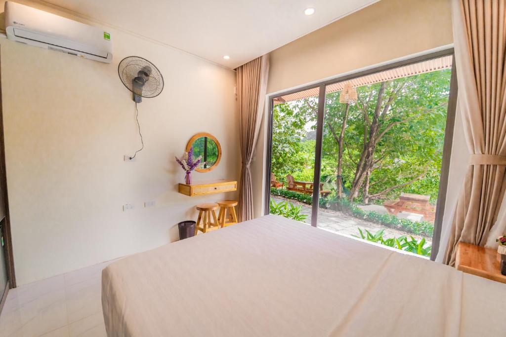 Trang An Freedom Hood - 13