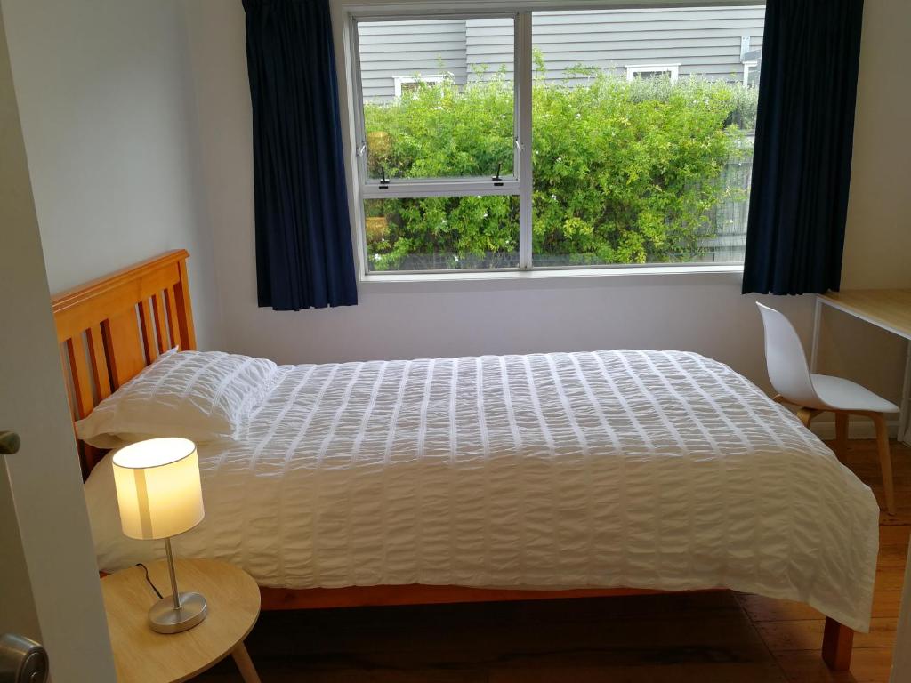 Central Spacious House With Backyard And Patio - Resim 11