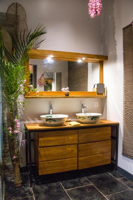 Chambres d'hôtes & spa Le Jardin de Ravintsara - Suite Con Bañera De Hidromasaje
