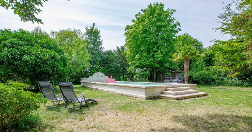 Κήπος έξω από το Romance