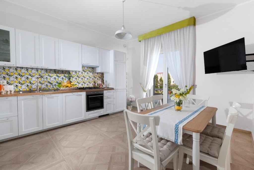 Η κουζίνα ή μικρή κουζίνα στο Verde Smeraldo-Pompei