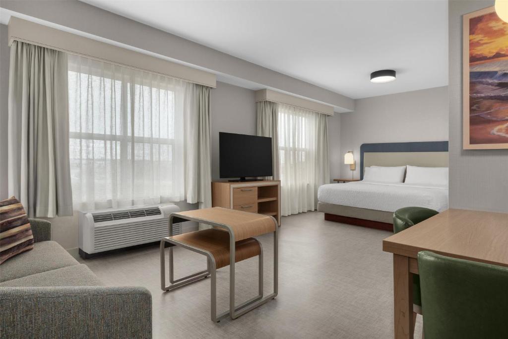 Homewood Suites by Hilton Burlington - 