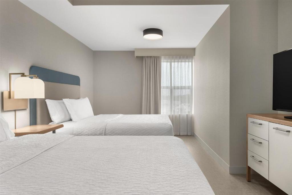 Homewood Suites by Hilton Burlington - 