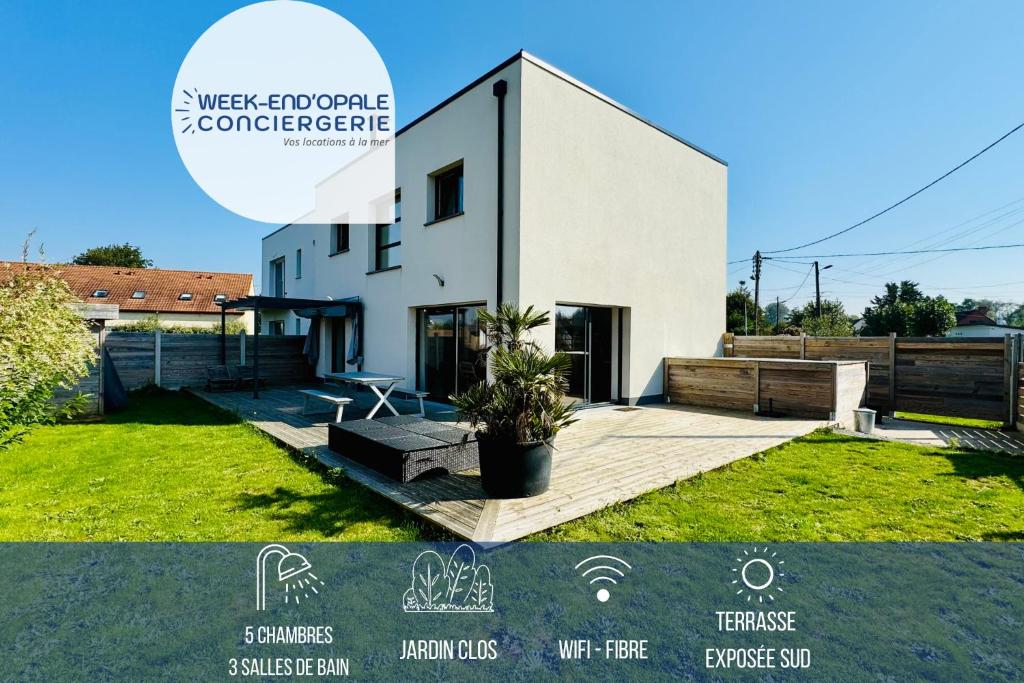 una villa con vista su una casa di Villa 5 chambres entre mer et forêt a Merlimont-Plage