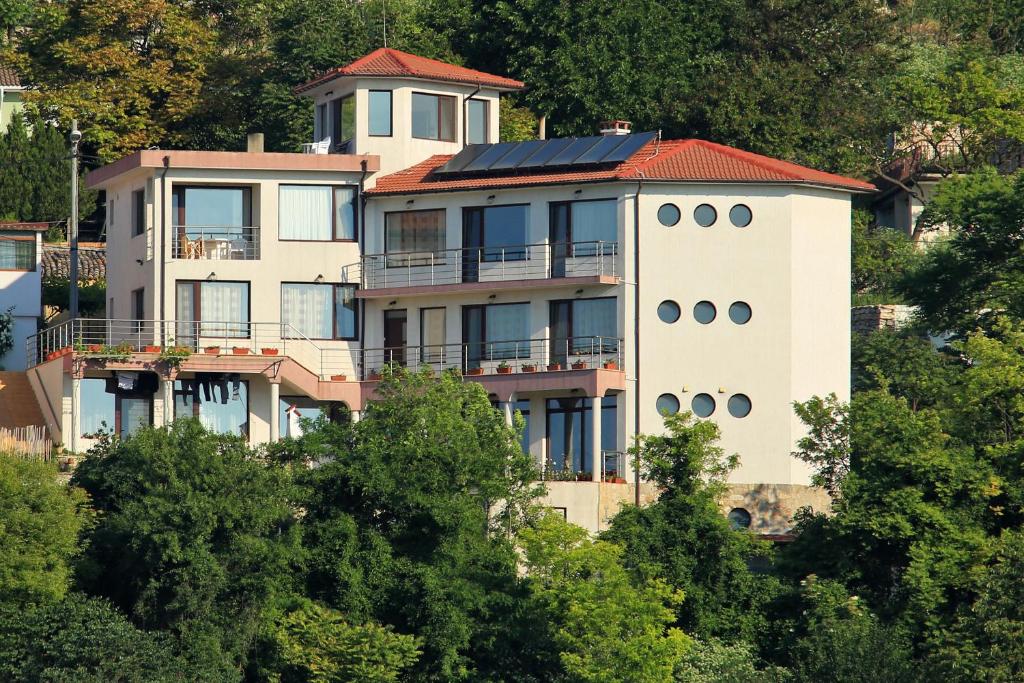 Guest Rooms Sea View