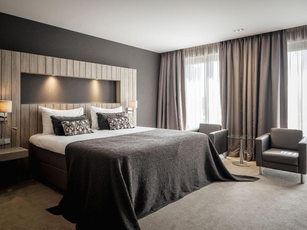 
Family Room (4 Adults)
