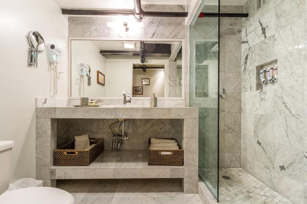 Koupelna v ubytování Franklin Guesthouse