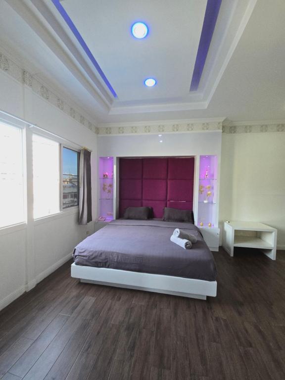 Titanic Residence-7 minute walk to the Beach - Resim 7