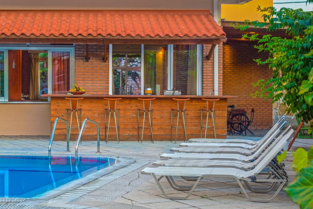 Bazén v ubytování Pavlos Hotel nebo v jeho okolí