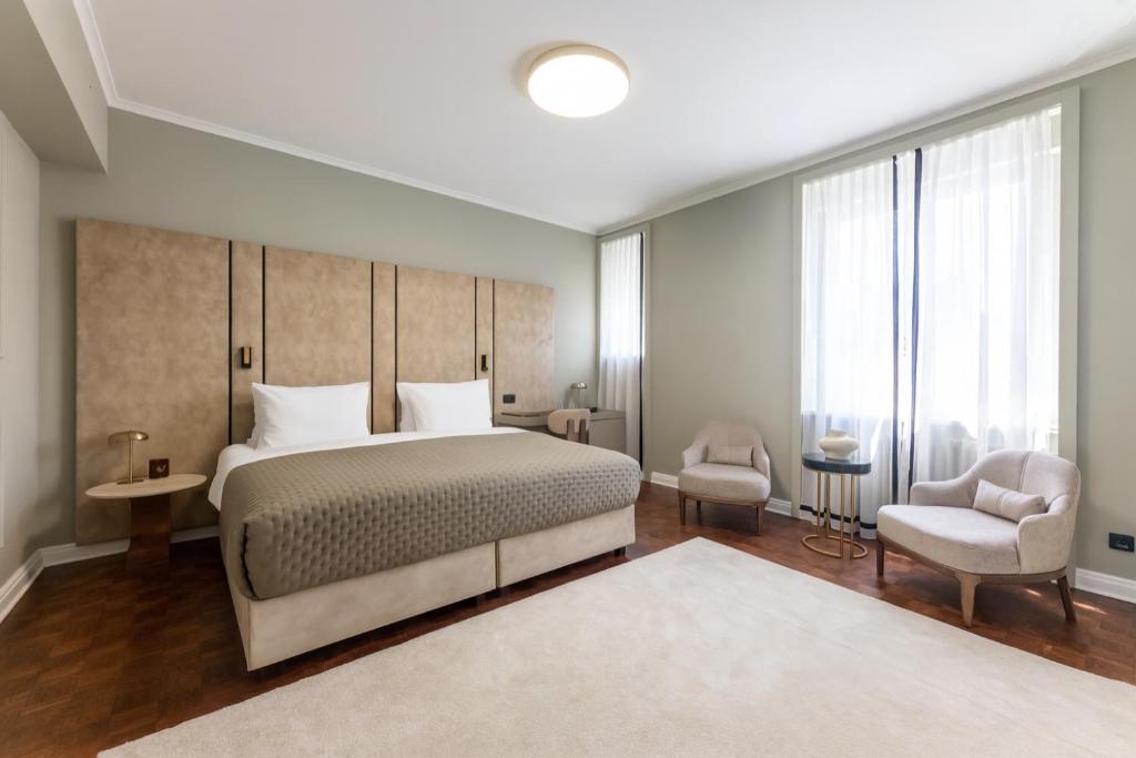 
Deluxe Double or Twin Room
