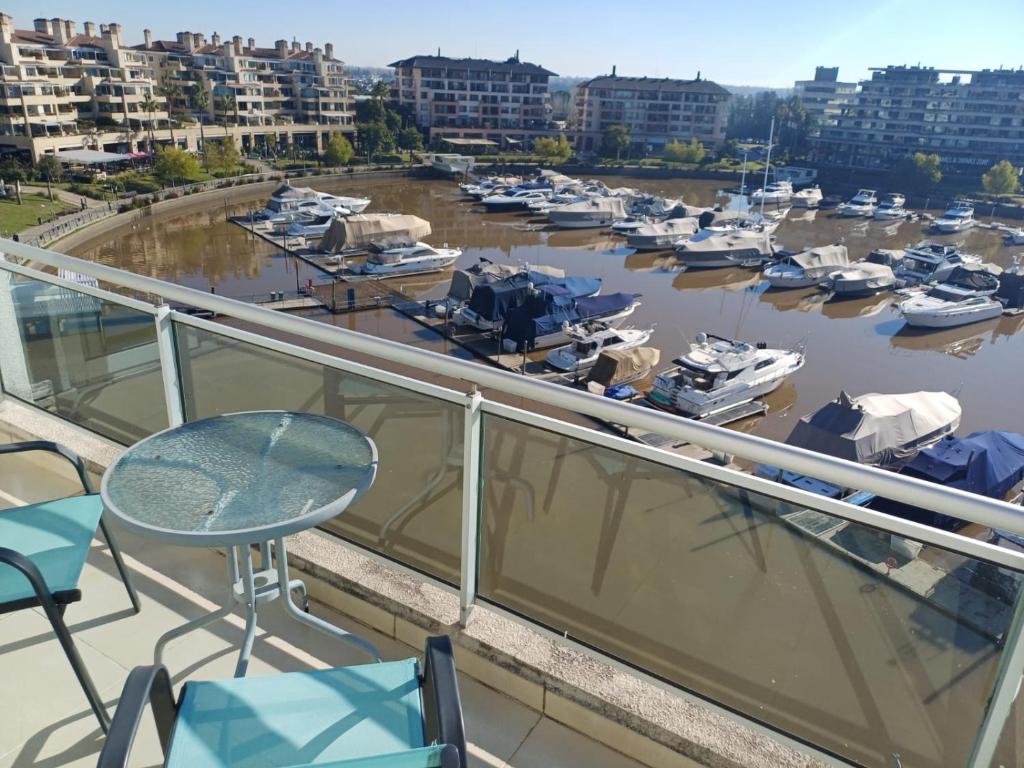 APART , DEPARTAMENTO CONDOMINIO BAHIA GRANDE NORDELTA, TIGRE , BALCÓN Y VISTA A LA BAHIA , PISCINA E