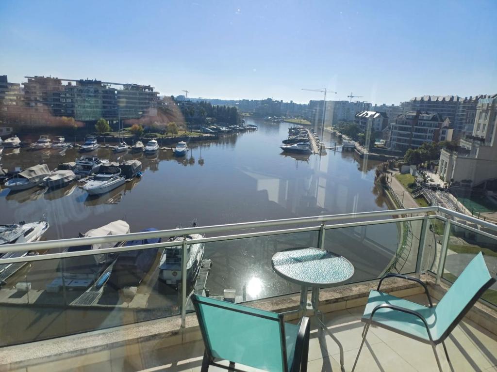 APART , DEPARTAMENTO CONDOMINIO BAHIA GRANDE NORDELTA, TIGRE , BALCÓN Y VISTA A LA BAHIA , PISCINA E