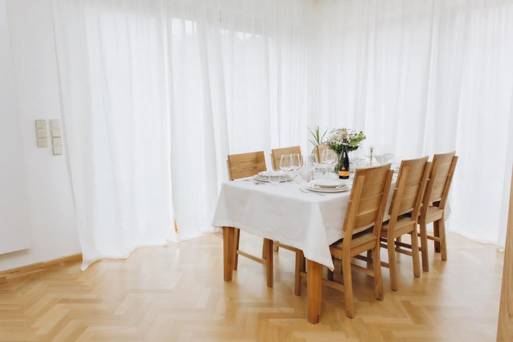 FamilyVilla, new 4 Luxury Big Apartments, parking - 2