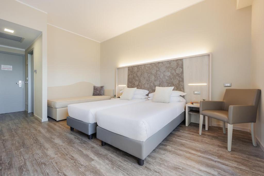 JR Hotels Gate 7 Bologna - Habitación Doble Estándar Con Sofá