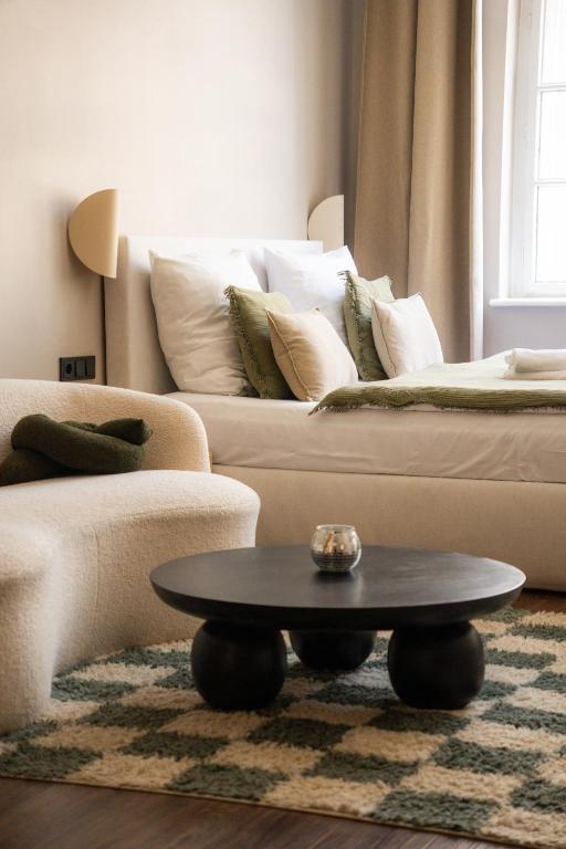 The Charming by Curt Suites