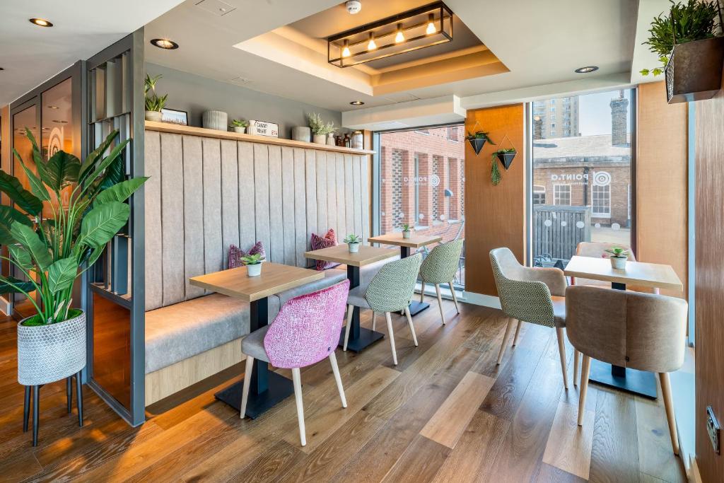 Point A Hotel London Canary Wharf - Resim 36