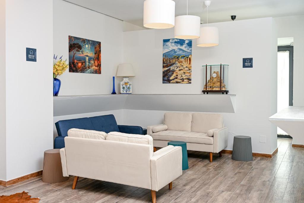 1811 Palace - Resim 5