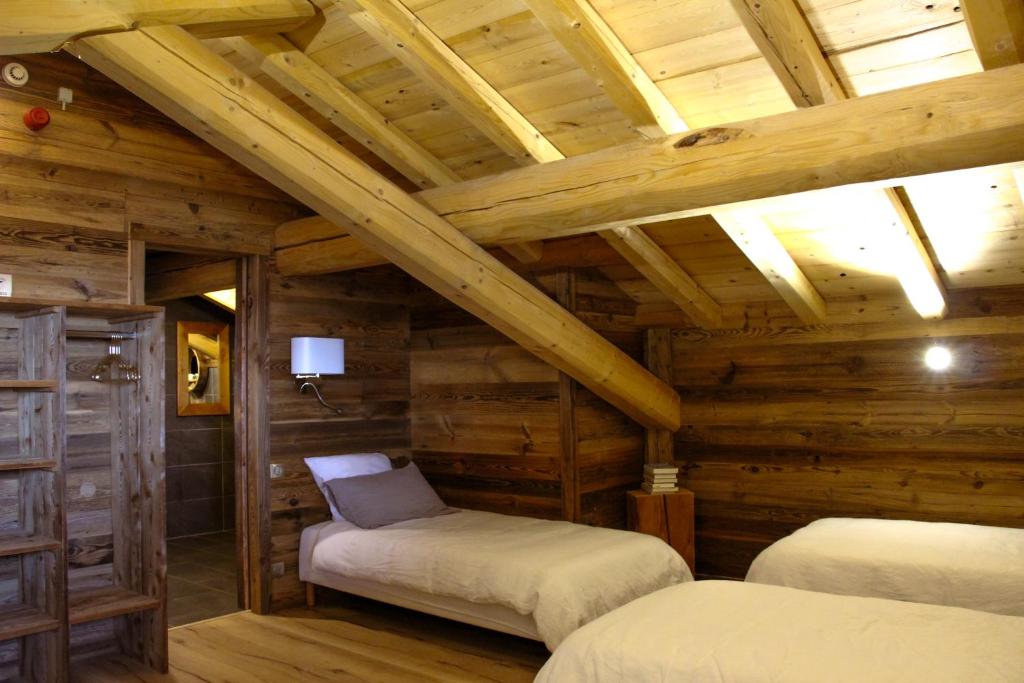 Chambres et Tables d'Hôtes Le Choton à Nono - Col du Joly Beaufortain - Vierpersoonskamer Met Uitzicht Op De Bergen