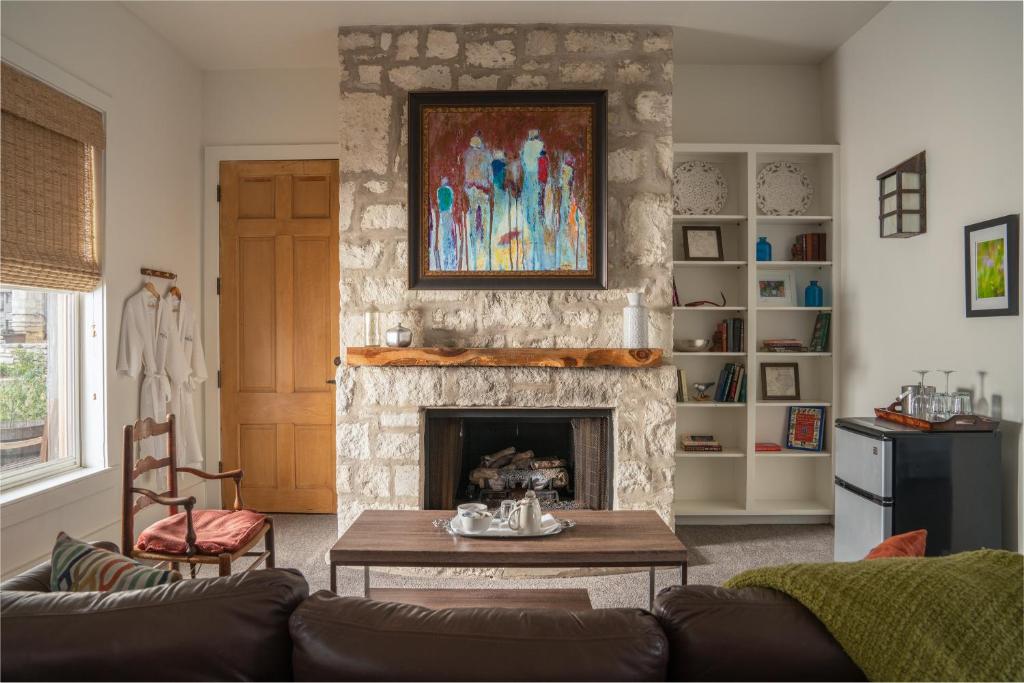 Sage Hill Inn & Spa - King Room - Disability Access - Kyle Room