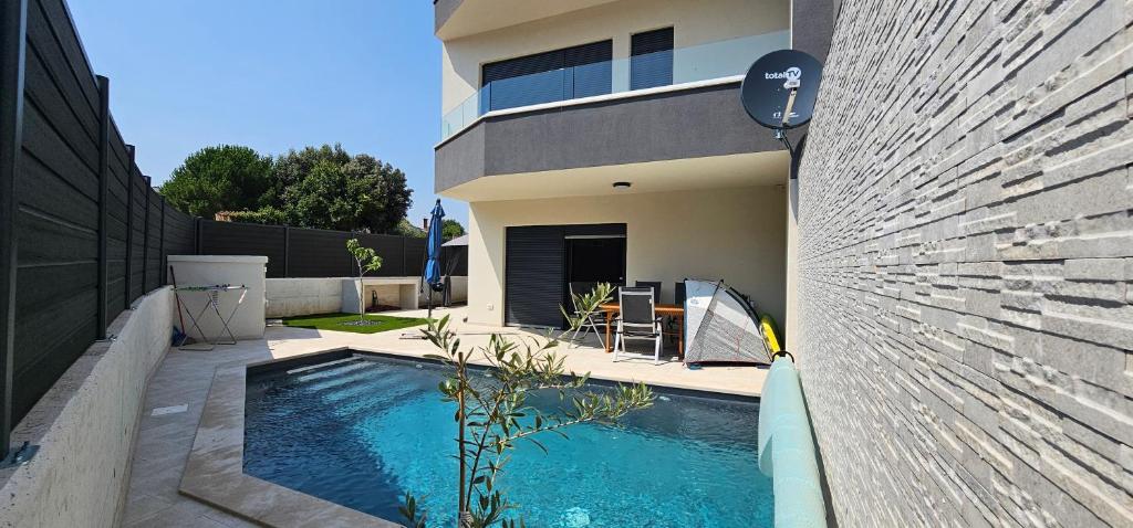 Πισίνα στο ή κοντά στο Villa Lina Sea Breeze