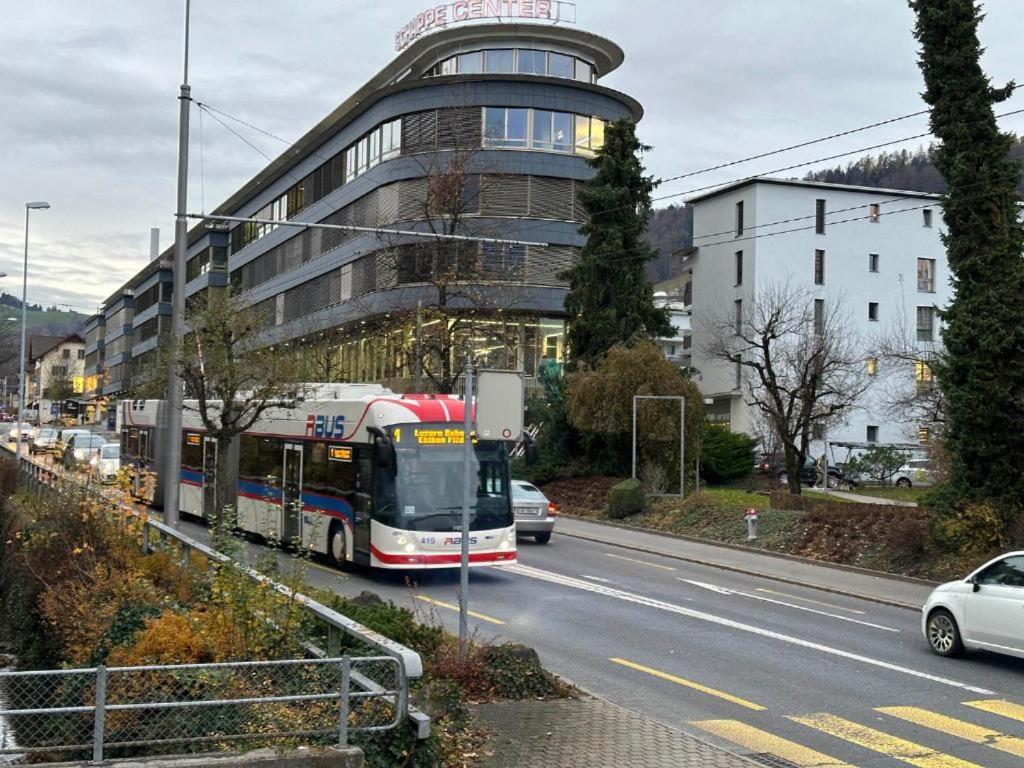 Moderne Zimmer in Luzern Kriens - Resim 2