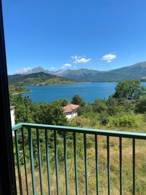 Peisaj natural din apropierea acestei case de vacanță