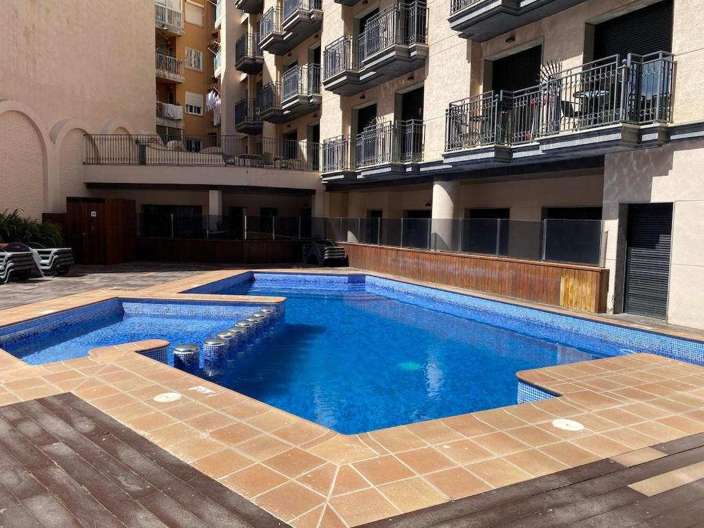 Kolam renang di atau dekat dengan Ikigai Suite - 6p Modern Apartment with Parking & Swimming Pool