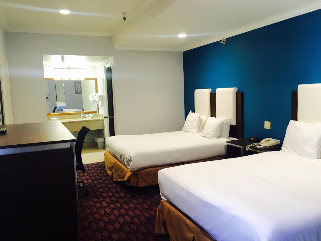 Hotel Pacific, Manhattan Beach - Queen Room With Two Queen Beds - Non-Smoking