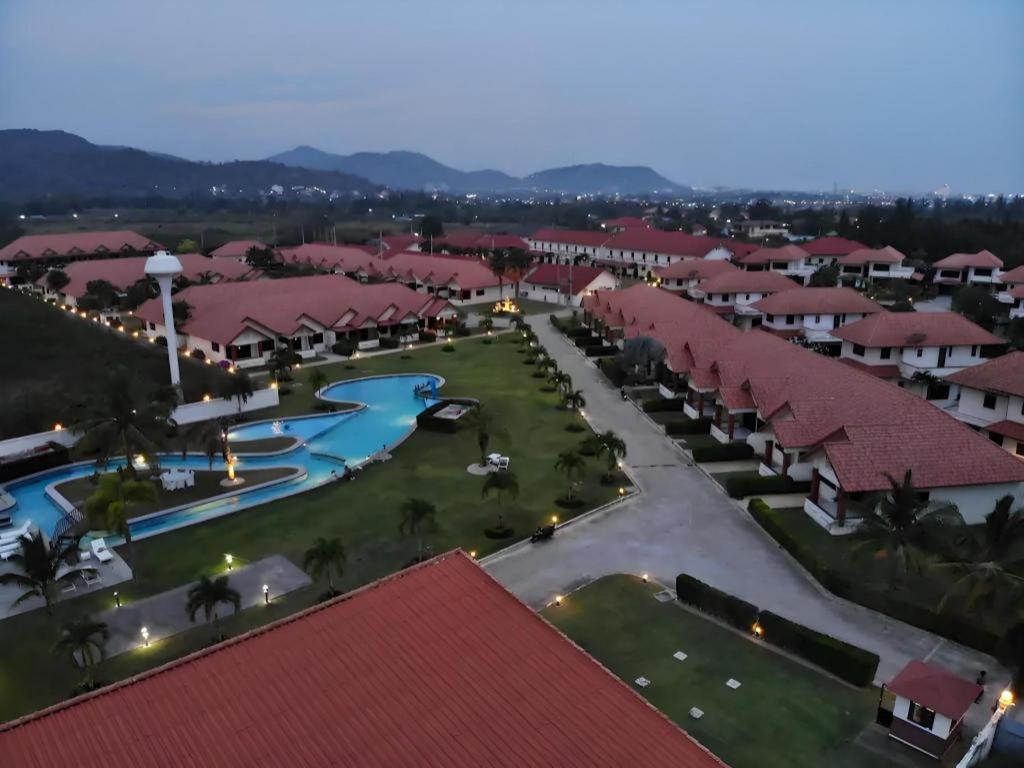 eine Luftansicht eines Resorts in der Unterkunft Thailand Resort Hotel in Hua Hin