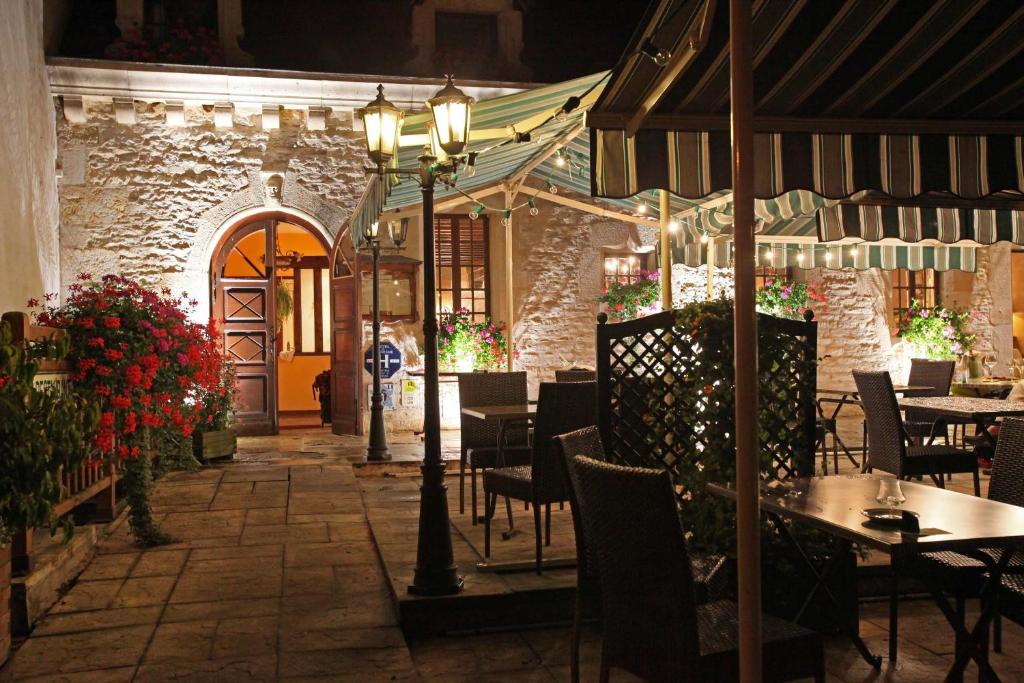 Restaurace v ubytování Logis Le Bourguignon