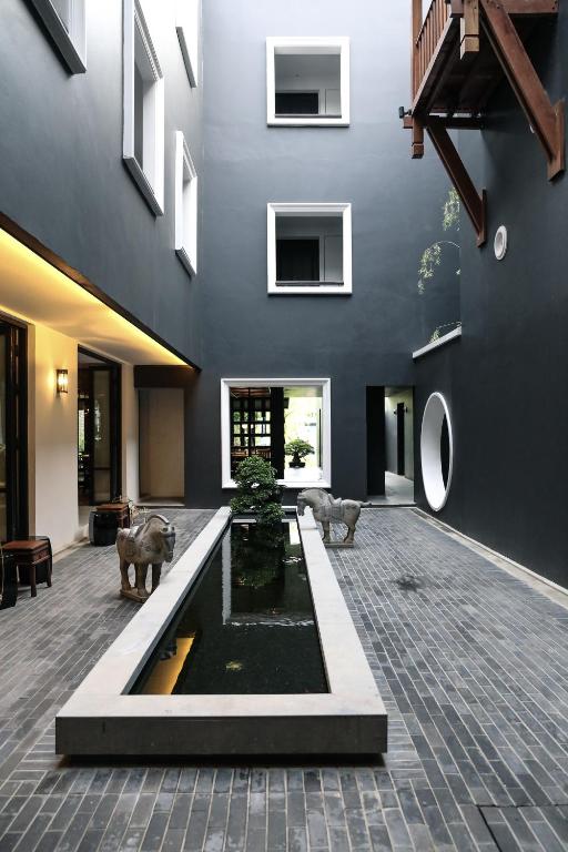 Hotel Ping Silhouette - Resim 5