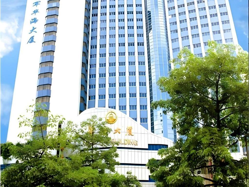 Tòa nhà nơi khách sạn tọa lạc