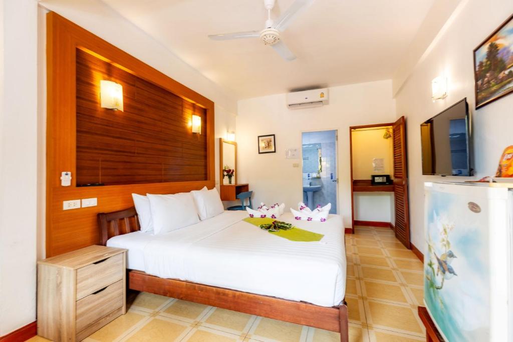 The Expat Hotel Patong - Resim 27