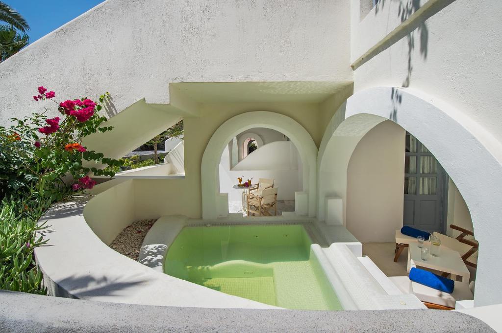 Bazén v ubytování Atlantis Beach Villa nebo v jeho okolí