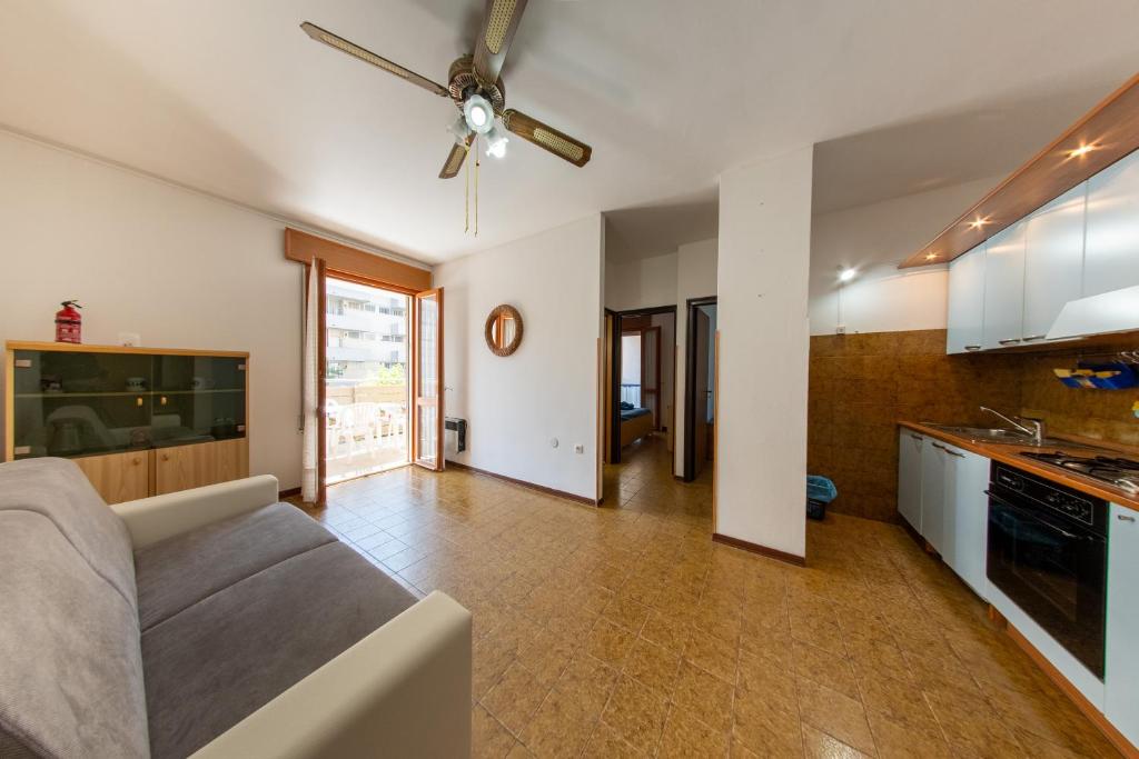 Η κουζίνα ή μικρή κουζίνα στο Two steps from the sea Puccini seahouse