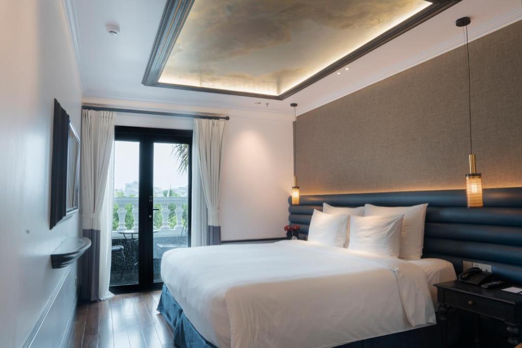 Suite Terrace Bên Hồ