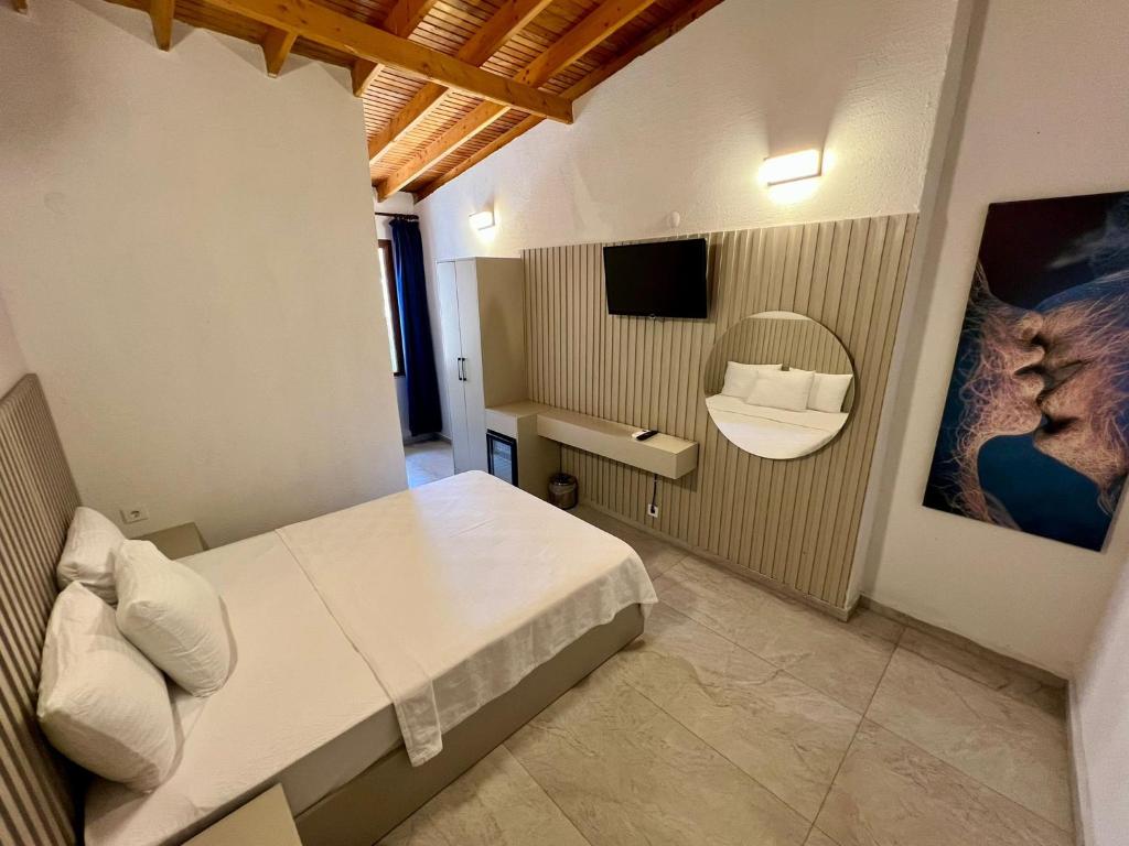 Ados Hotel - Standard Double Room
