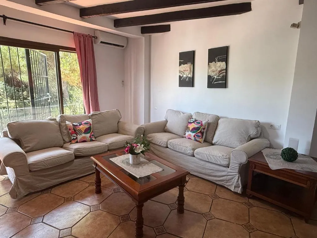Casa de 5 Dormitorios Cerca de la Playa en Marbella Elviria