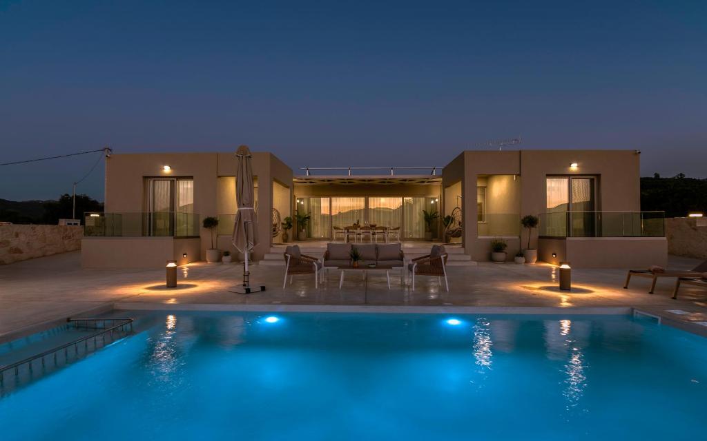 Πισίνα στο ή κοντά στο Villa Navelina