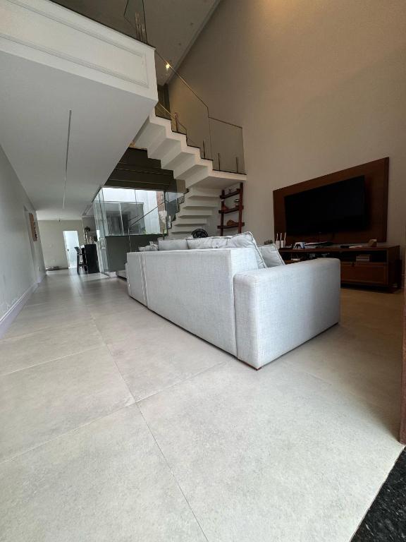 Fresh Look at Upscale Condominium In Secure Gated Community Belém Prețuri