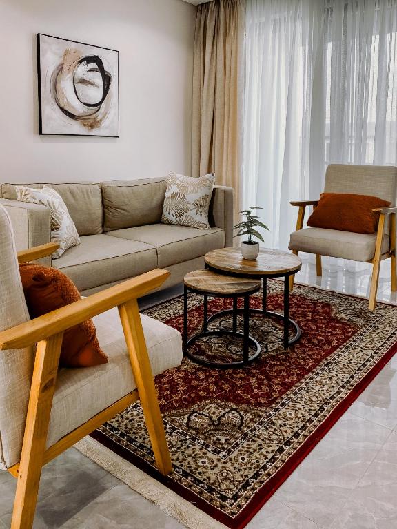 Χώρος καθιστικού στο The Luxe Loft Apartments