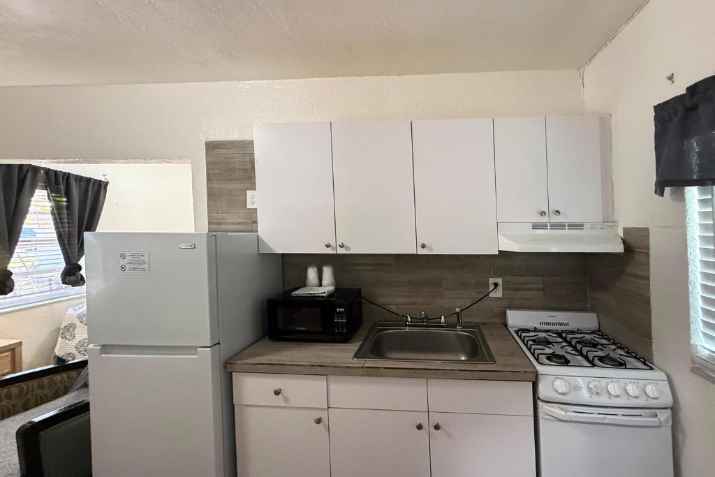 Richard's Motel Extended Stay photo