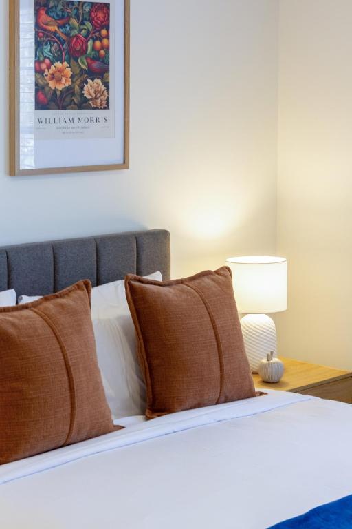 Luxe City Stay, Sleeps 7, Free Car Park - Resim 26