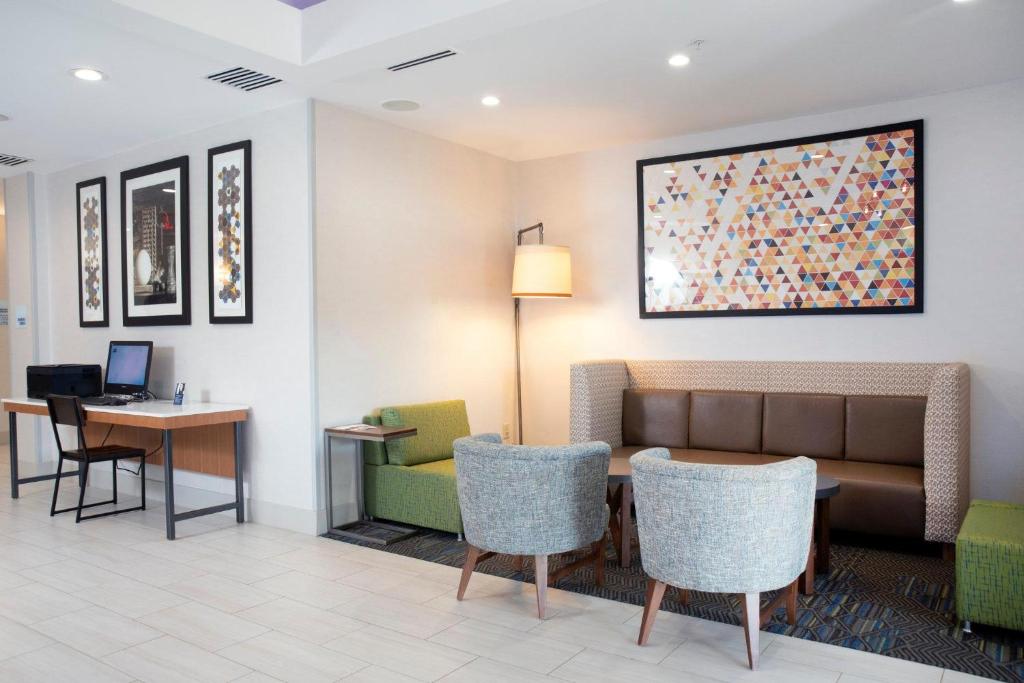 Φωτογραφία από το άλμπουμ του Holiday INN Express σε Chester