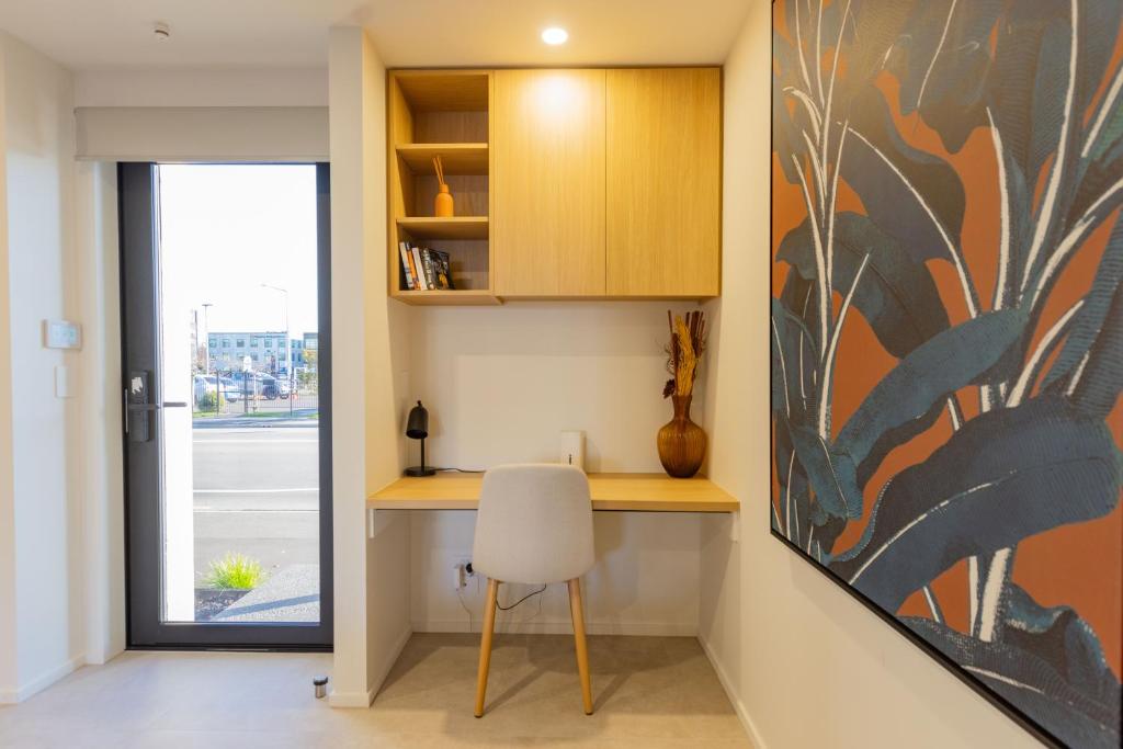 LUX NEW CBD Retreat - 2Bed2Bath With Parking! - Resim 11