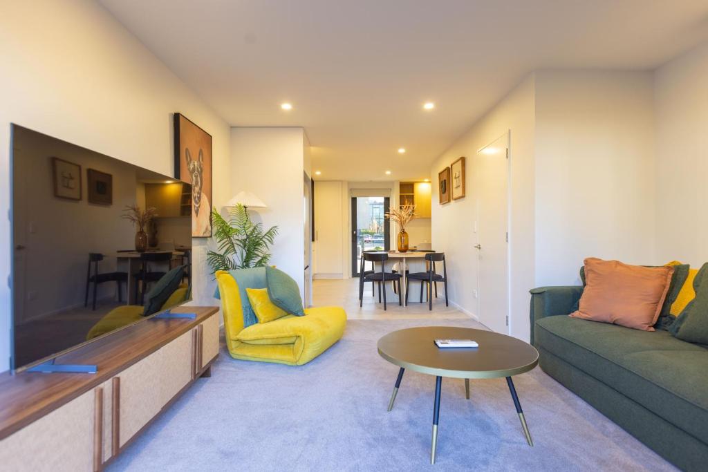 LUX NEW CBD Retreat - 2Bed2Bath With Parking! - Resim 21