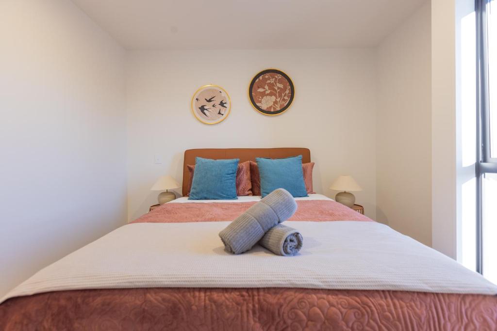 LUX NEW CBD Retreat - 2Bed2Bath With Parking! - Resim 20