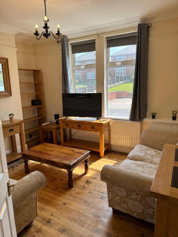 Χώρος καθιστικού στο Large Traditional, Sleeps 8, Central Hucknall