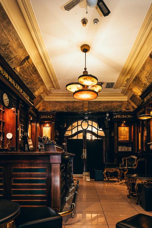 Russell Court Hotel - Resim 4