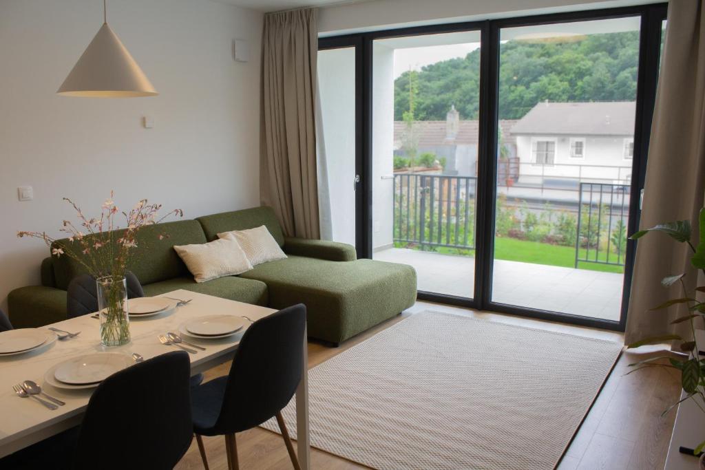 Hotel Taxis Bratislava - Suites - Resim 10